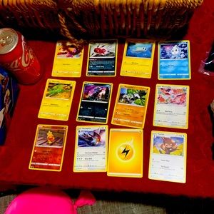 12 Pokémon cards